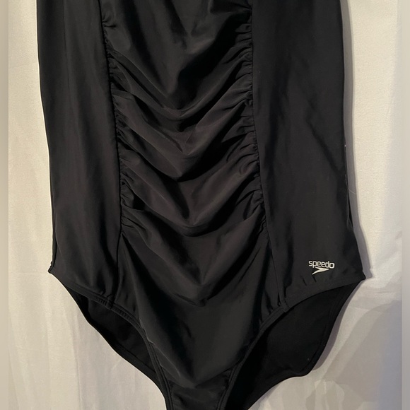 One-piece Speedo Bathing Suit - Picture 7 of 7